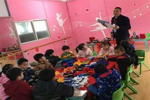 韩光机器人教育